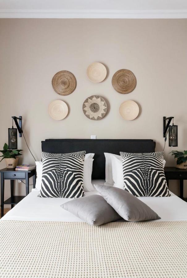 Your "Home Away From Home" - Phillopapou Hill Aten Exteriör bild