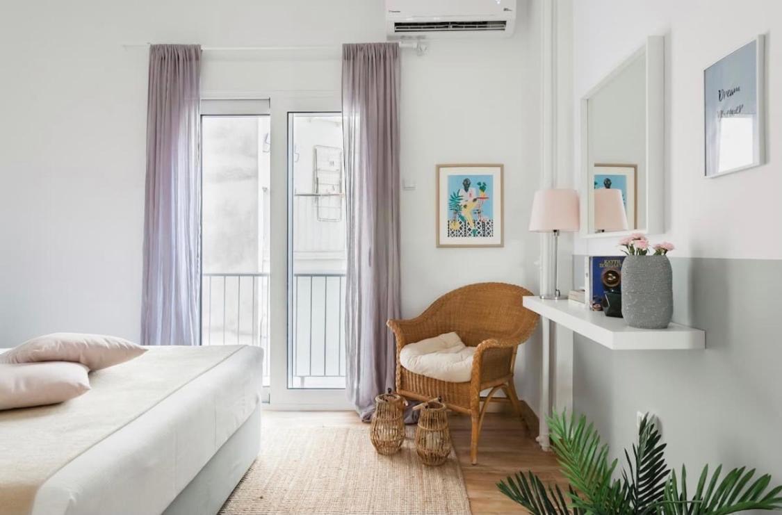 Your "Home Away From Home" - Phillopapou Hill Aten Exteriör bild