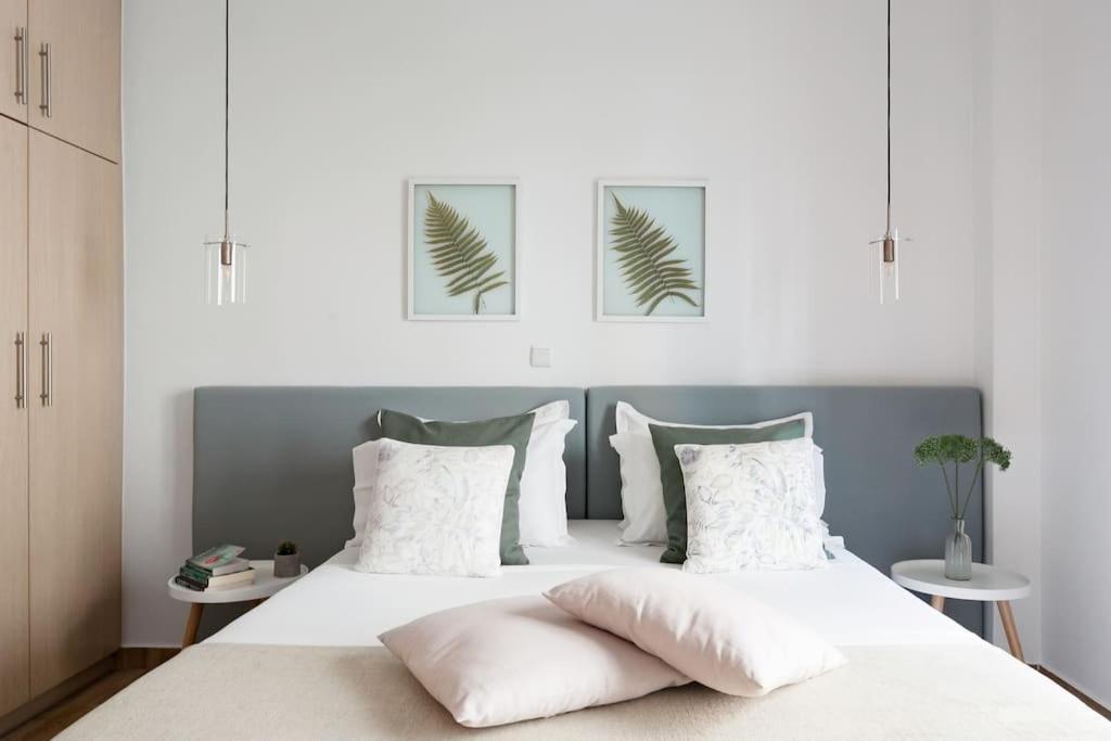 Your "Home Away From Home" - Phillopapou Hill Aten Exteriör bild