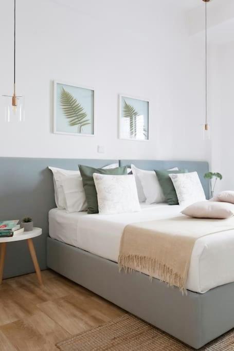 Your "Home Away From Home" - Phillopapou Hill Aten Exteriör bild