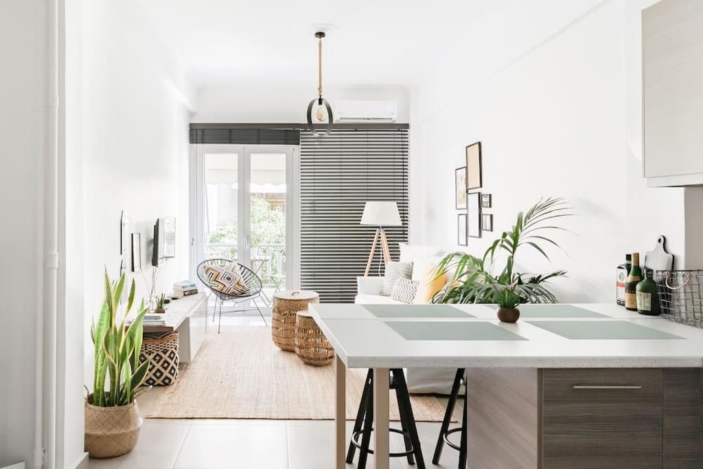 Your "Home Away From Home" - Phillopapou Hill Aten Exteriör bild