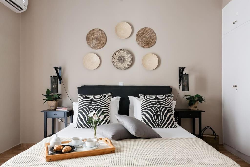 Your "Home Away From Home" - Phillopapou Hill Aten Exteriör bild